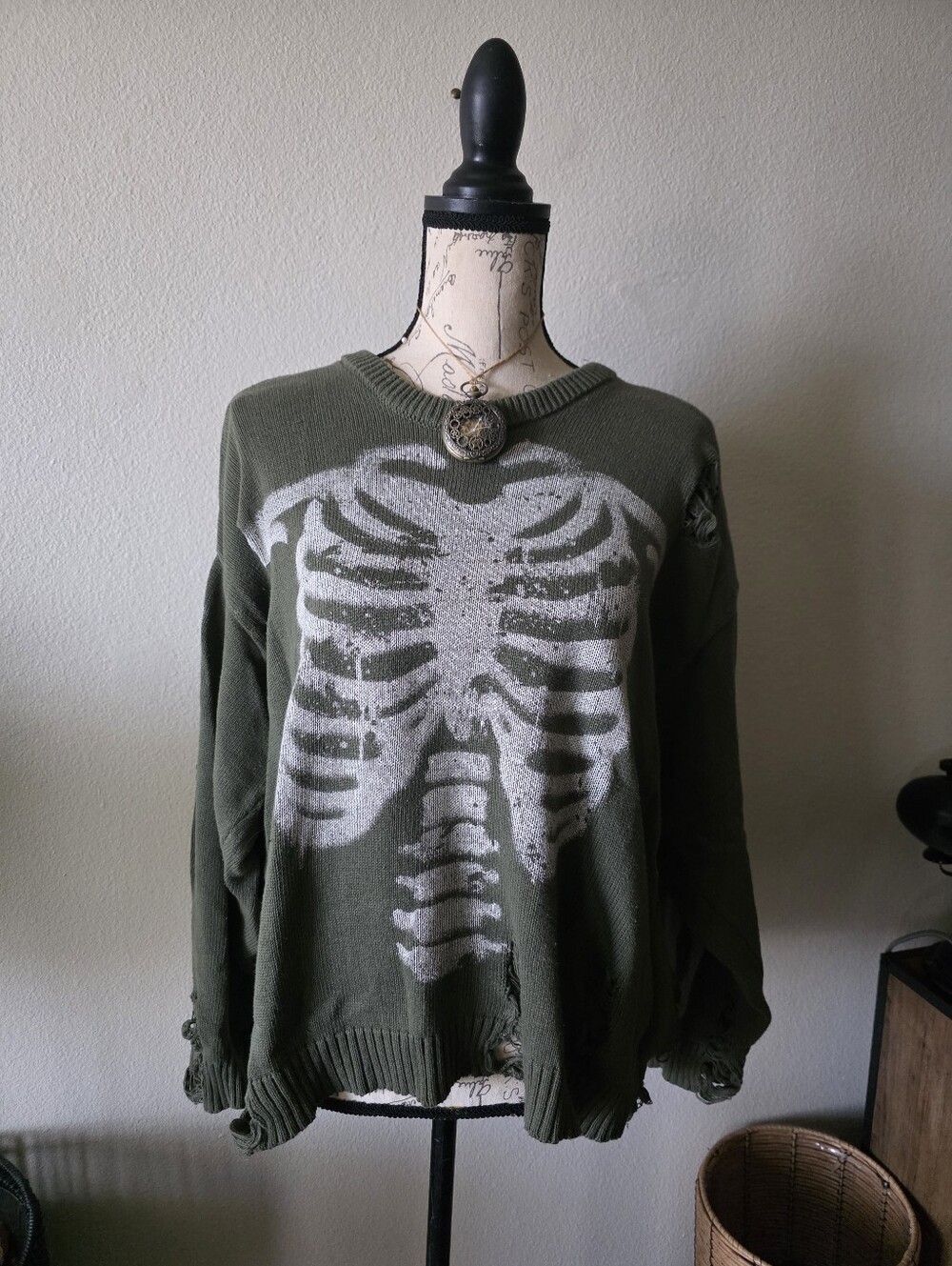 Social Collision Green Rib Cage Destructed Girls Sweater - L